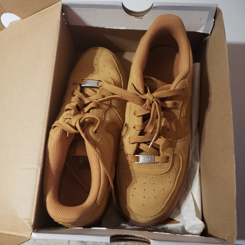 Nike airforce 1 LV8 3 (GS) 7y